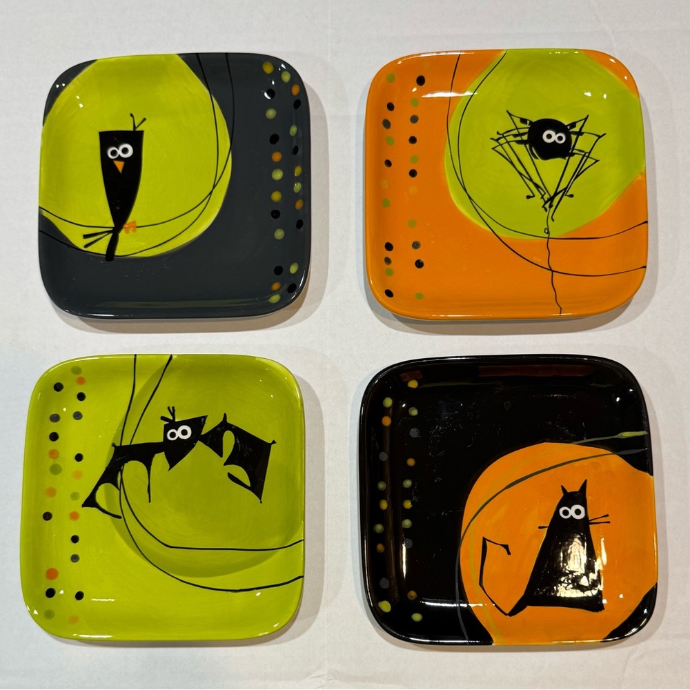 Sur La Table - Set of 4 - Halloween Plates